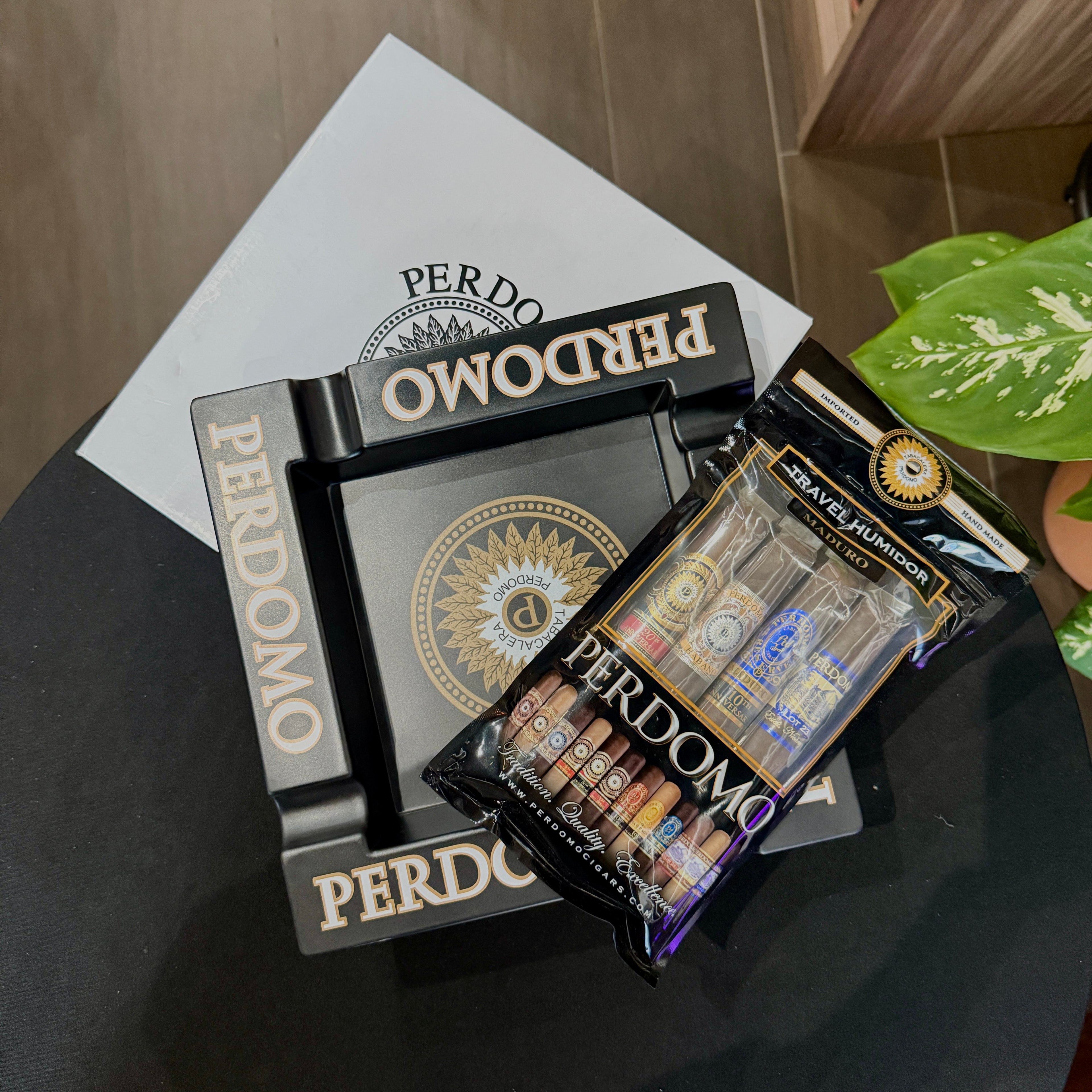 Perdomo Promo Bundle - Travel Humidor + Ash Tray